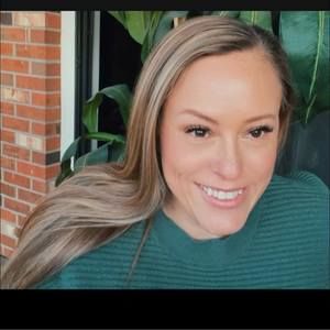 Meet your Posher, Elaina